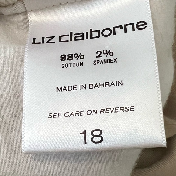 Liz Claiborne khaki pants.  Size 18 - Picture 4 of 5